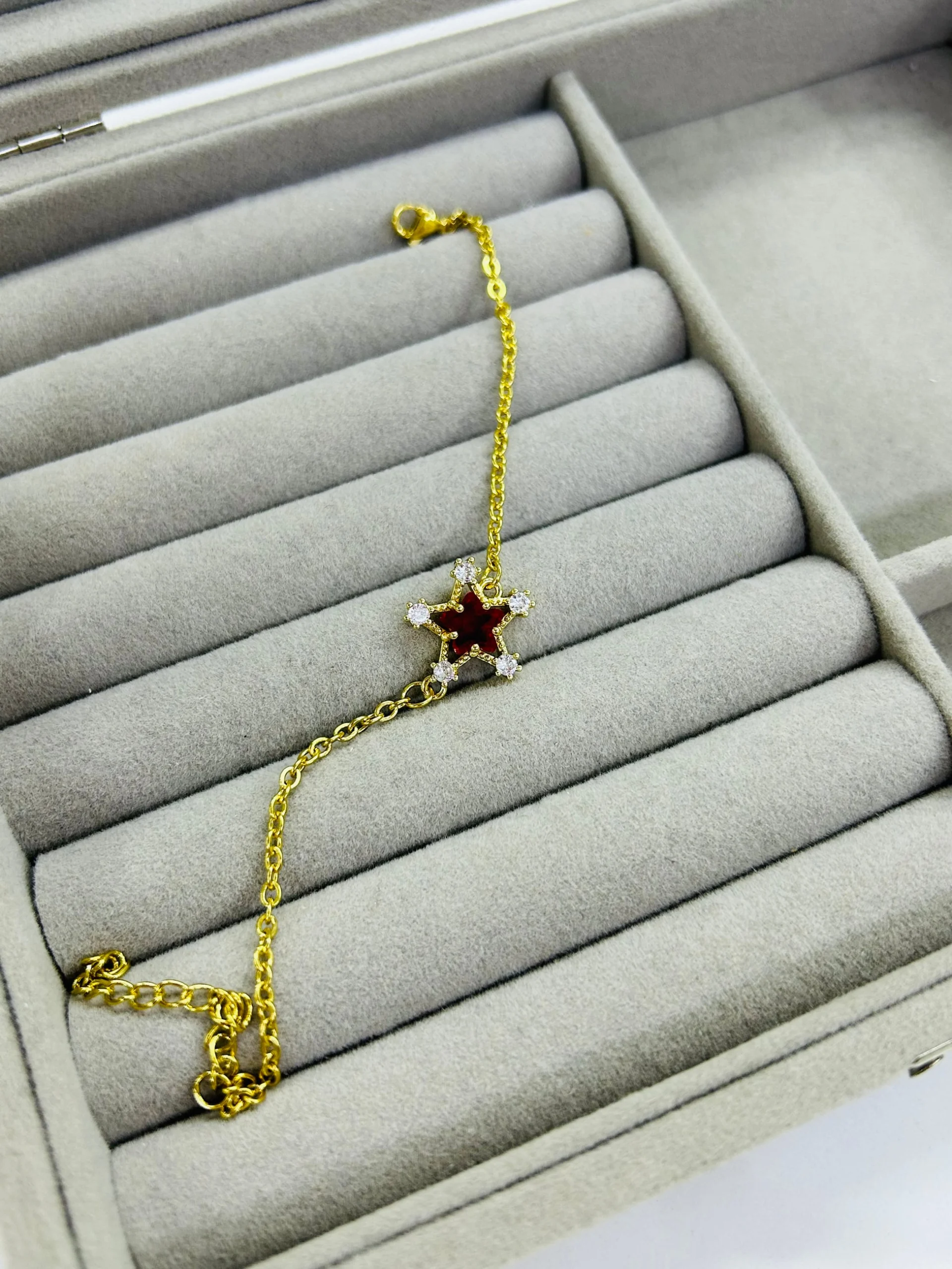 Çelik Kırmızı Yıldızım Bileklik Çelik Kırmızı Yıldızım Bileklik - Görsel 1