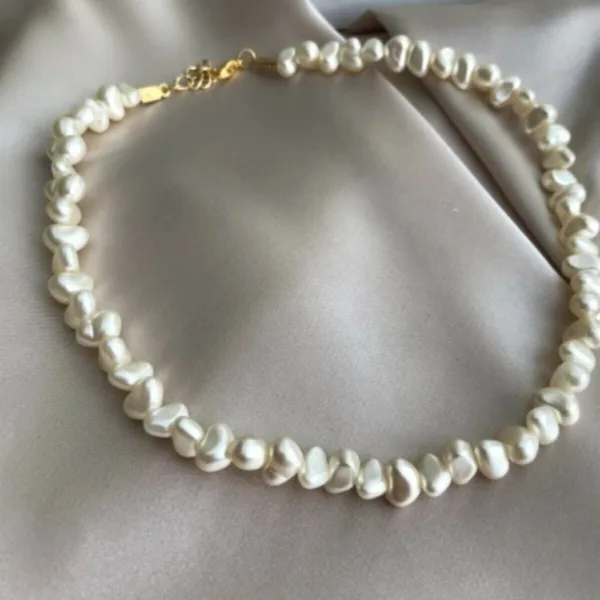 Kadın Barok Görünüm Beyaz Inci Kolye