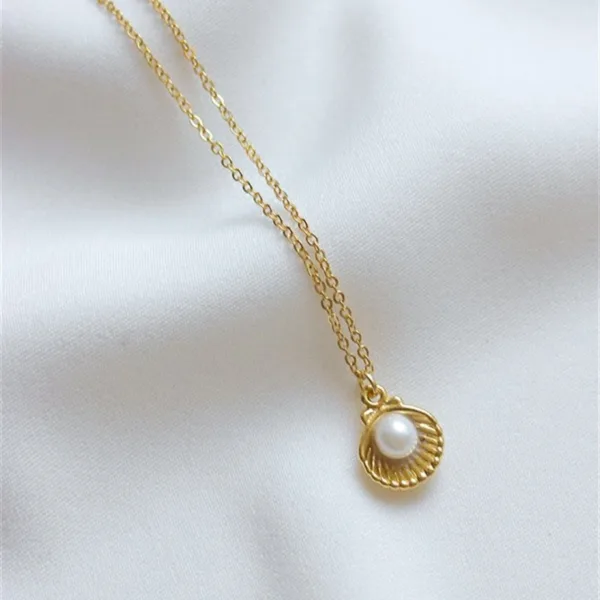 Kadın Gold Zincir Incili Istiridye Kolye