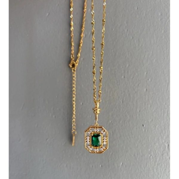 Çelik 2. sezon Leyla Taylan Kolyesi