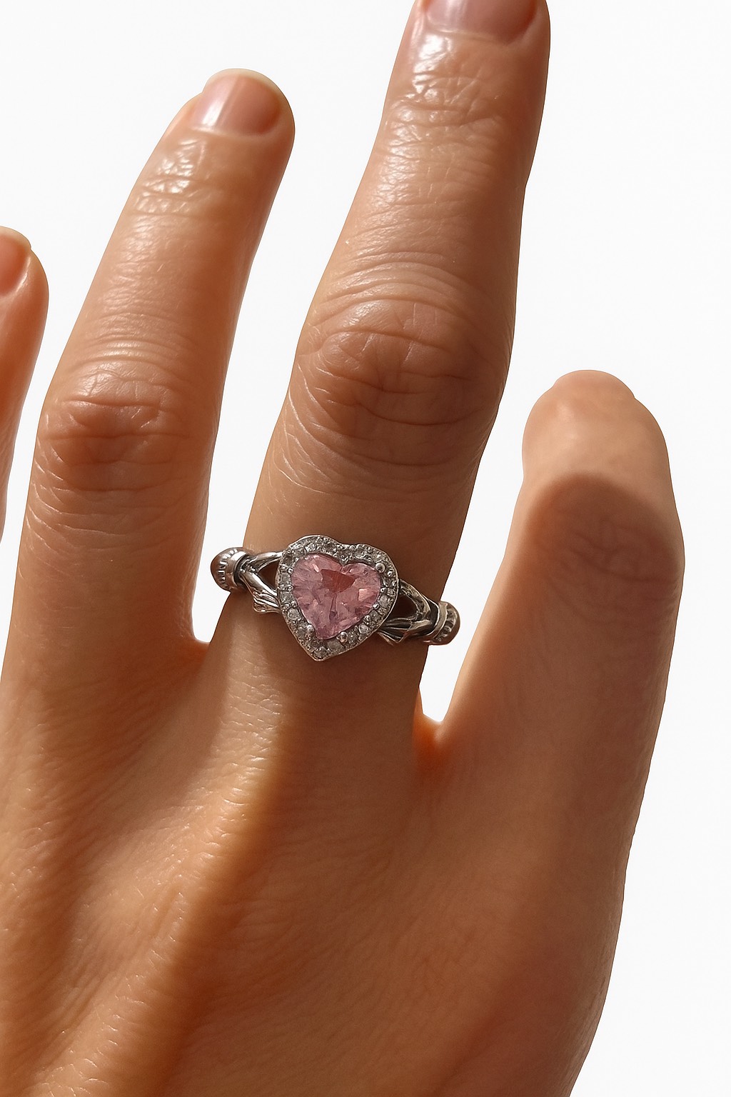 0690776B-339A-483A-B238-7C2B8EC56B19 Vip Sarılan Kalp Pndra Yüzük Gümüş Renk - Görsel 1