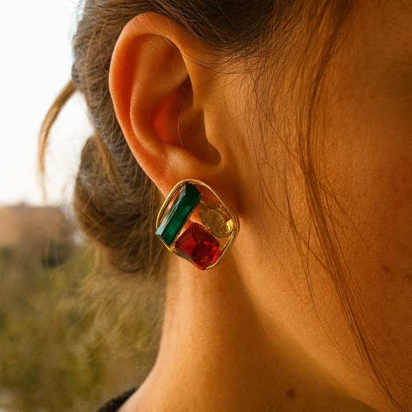 Zr Model Taşlı Küpe