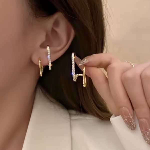 Taşlı Tek Delik 2 Li Kullanım Gold Küpe